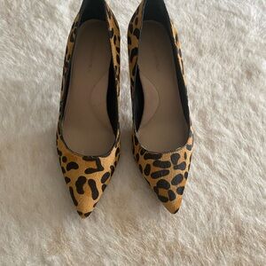 Banana Republic NIB Leopard Calf Hair Pumps Heels 7.5